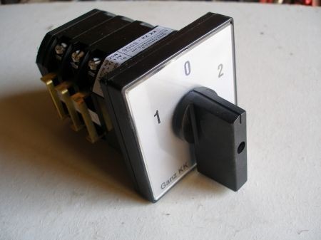 KK0-20-6008 irányváltó kapcsoló 1-0-2 állású 20A 3p installációs szekrénybe építhető kivitel